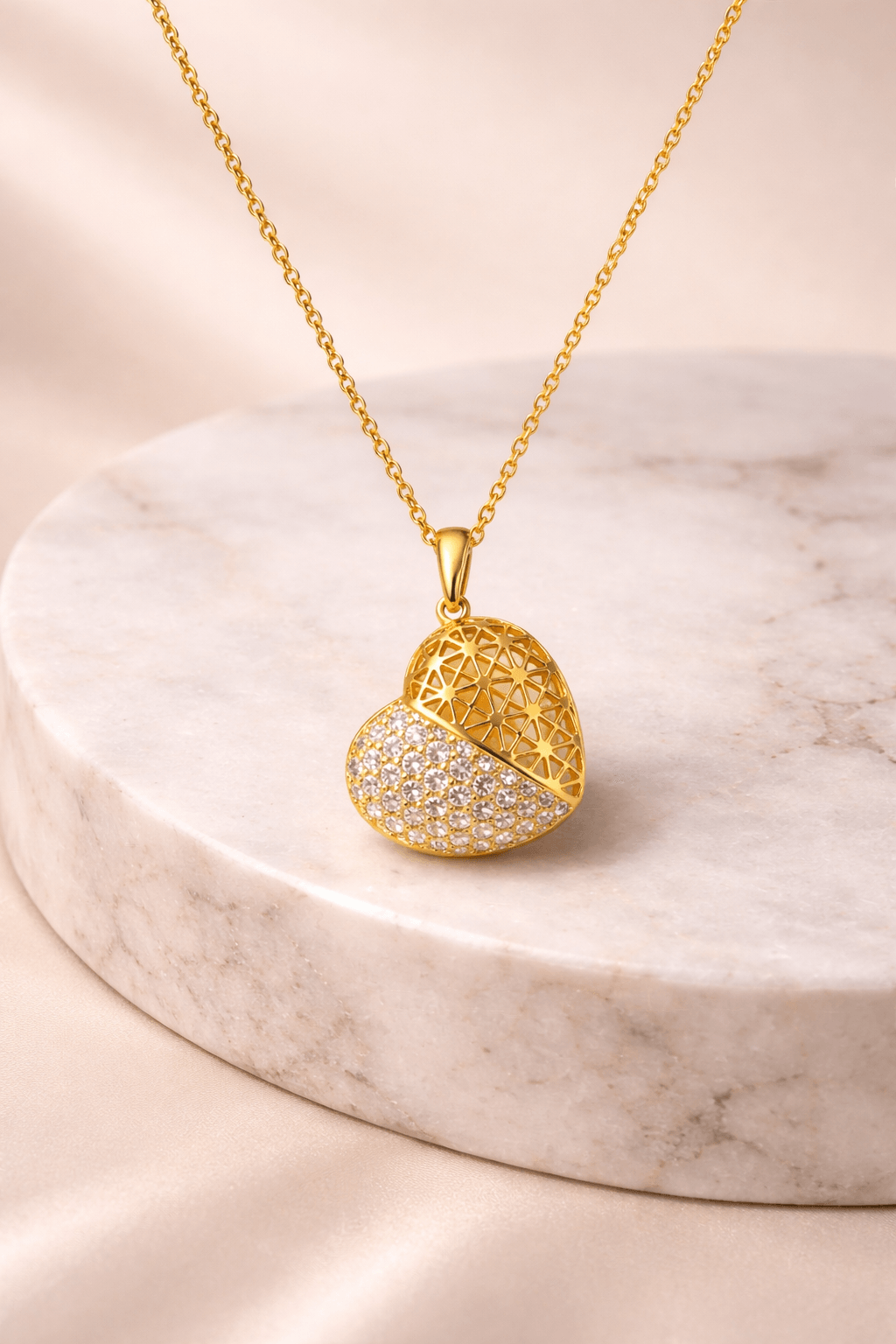 Diamond Pavé Heart Pendant Necklace